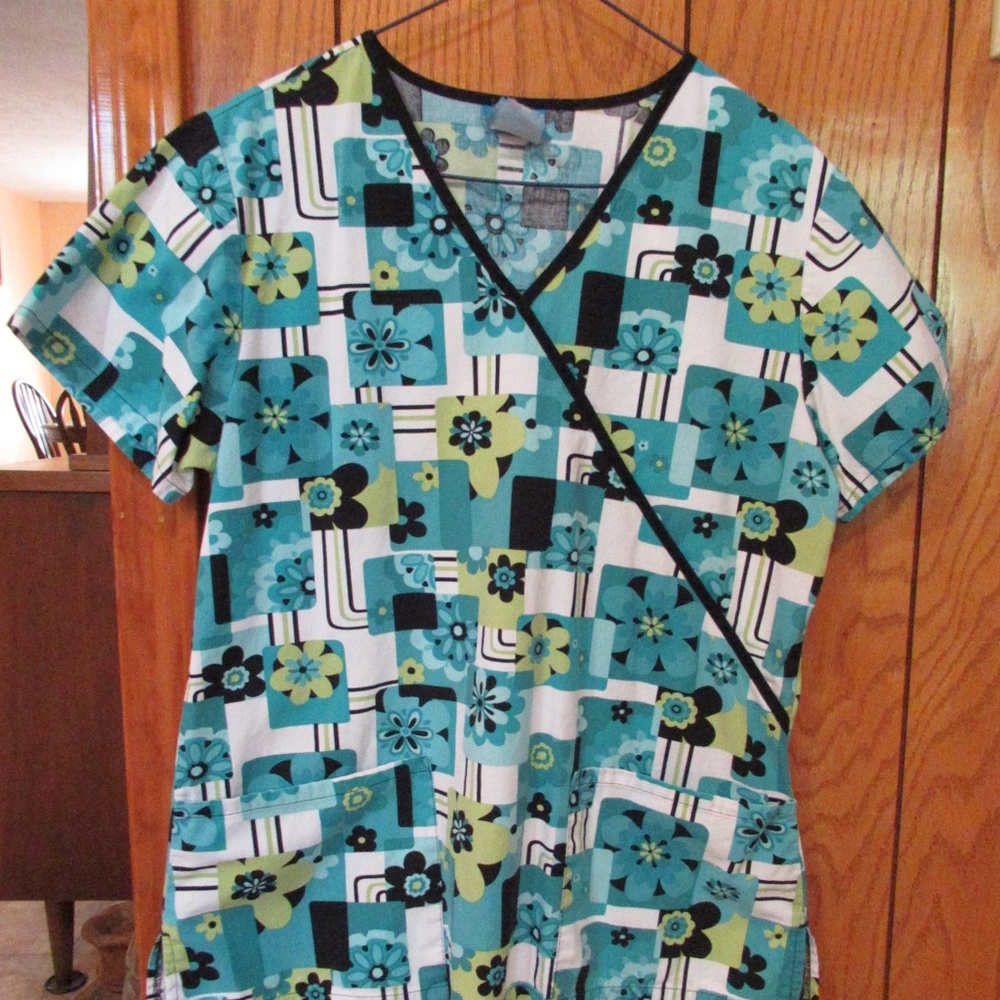Scrub top